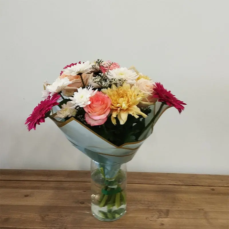 L'Artisan Floral Parisien Fresnes : bouquet élégance temporelle gerberas et roses